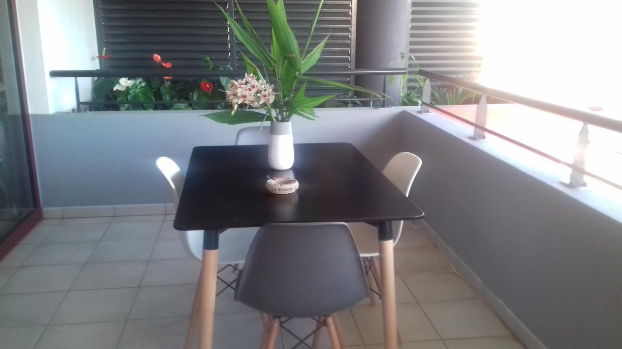 Airport Appart Sainte-Clotilde Екстериор снимка
